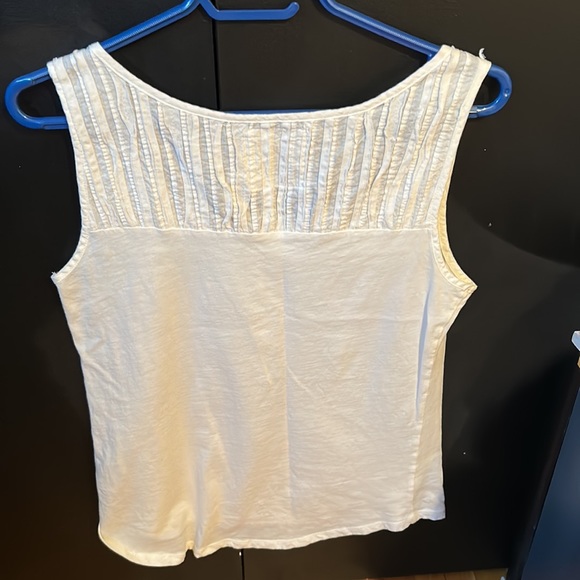 Old Navy Woman’s off white cotton tank top. Size medium. - Picture 3 of 8